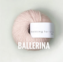 Load image into Gallery viewer, Knitting for Olive Merino