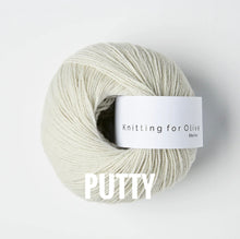 Load image into Gallery viewer, Knitting for Olive Merino