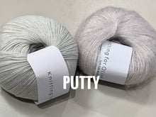 Load image into Gallery viewer, PetiteKnit The Oslo Hat - Mohair Edition Hat Kit