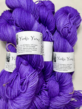 Load image into Gallery viewer, Yorkie Yarns Basic B DK