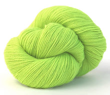 Load image into Gallery viewer, Kelbourne Woolens Perennial