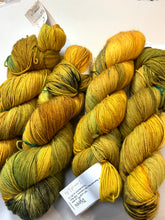 Load image into Gallery viewer, Dragonfly Fibers Djinni