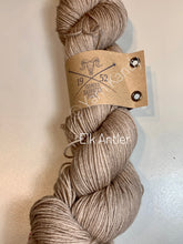 Load image into Gallery viewer, The Farmers Daughter Squish Fingering