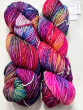 Load image into Gallery viewer, The Colourist Shawl Kit

