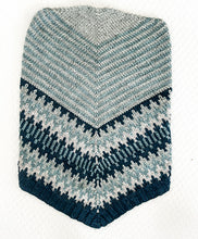 Load image into Gallery viewer, Boyland Knitworks Homer Cowl Kit
